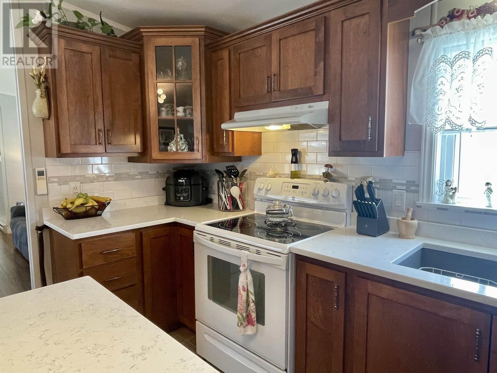 33 Pinehurst Street, Amherst, Nova Scotia  B4H 4X5 - Photo 28 - 202519258