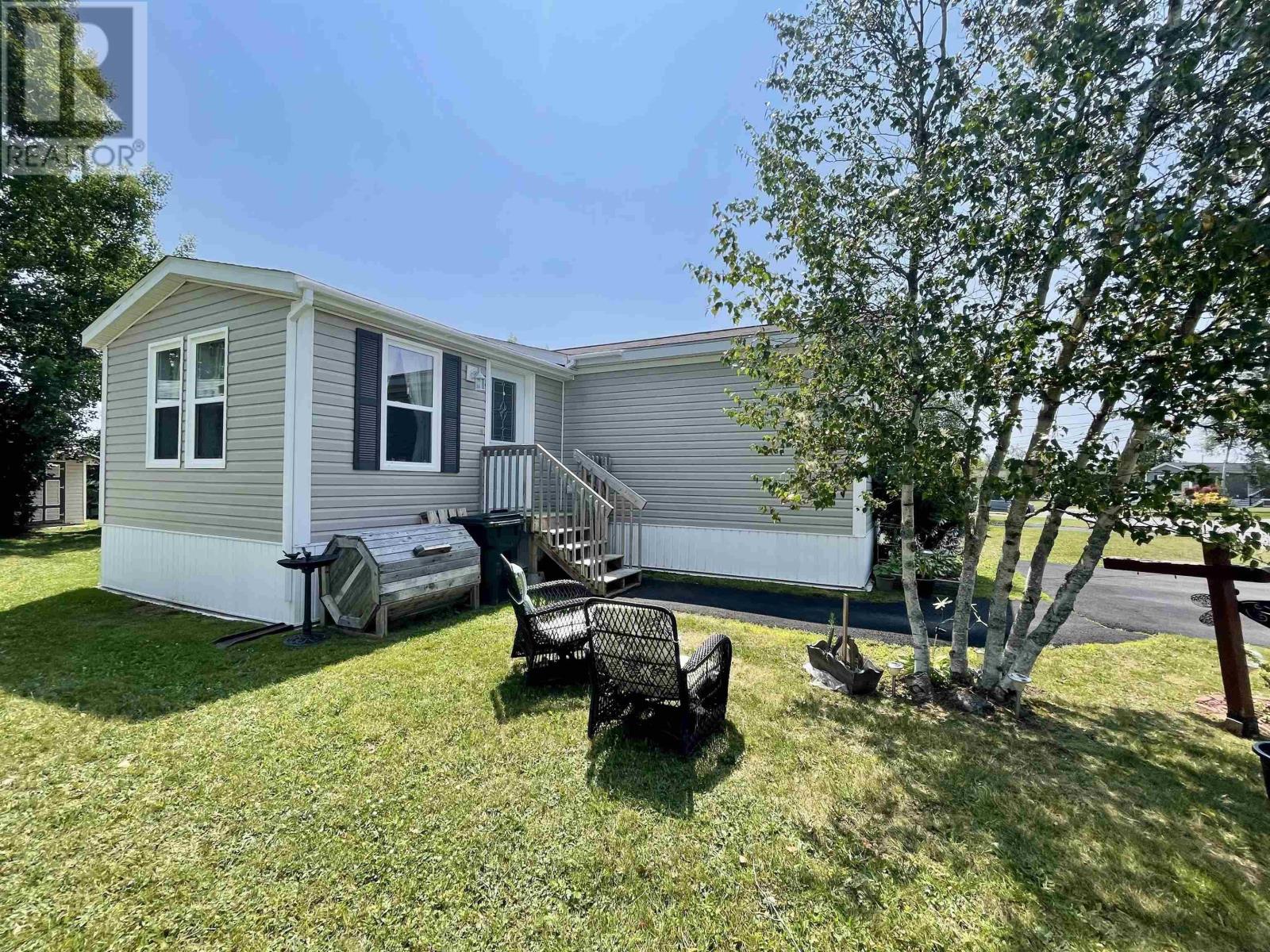 33 Pinehurst Street, Amherst, Nova Scotia  B4H 4X5 - Photo 4 - 202519258