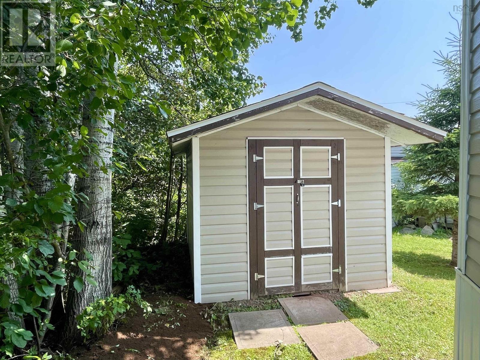 33 Pinehurst Street, Amherst, Nova Scotia  B4H 4X5 - Photo 7 - 202519258