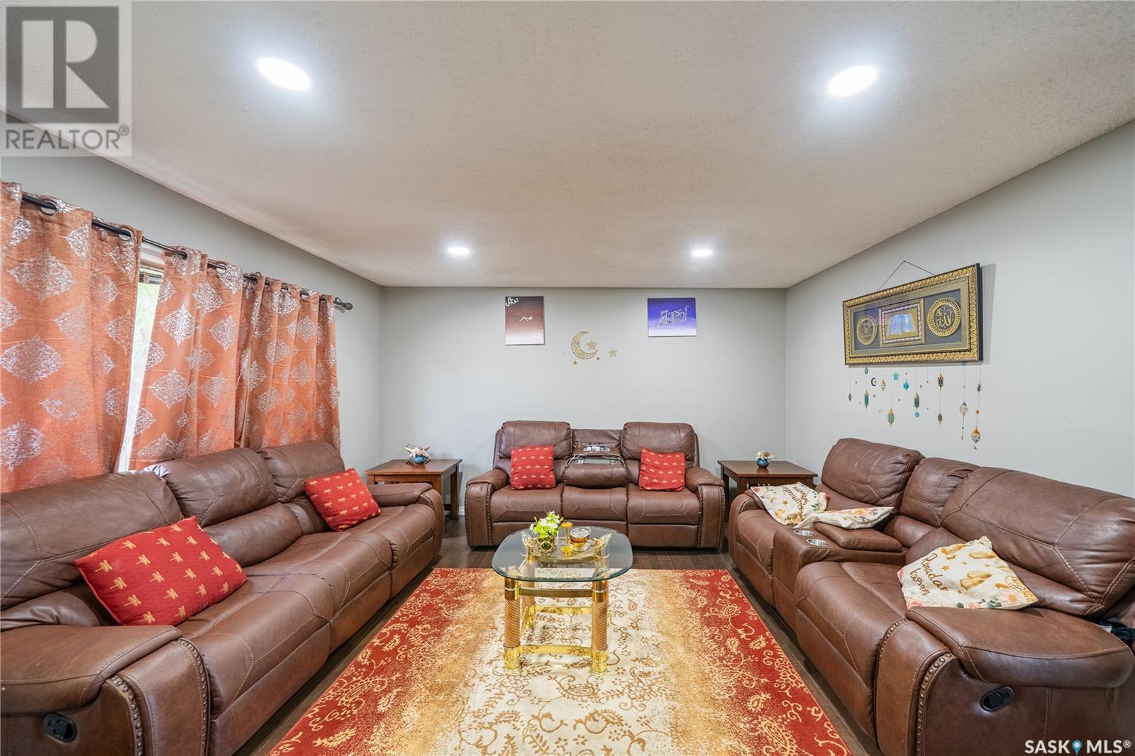 Property at 3158 SALTERIO CRESCENT image 4