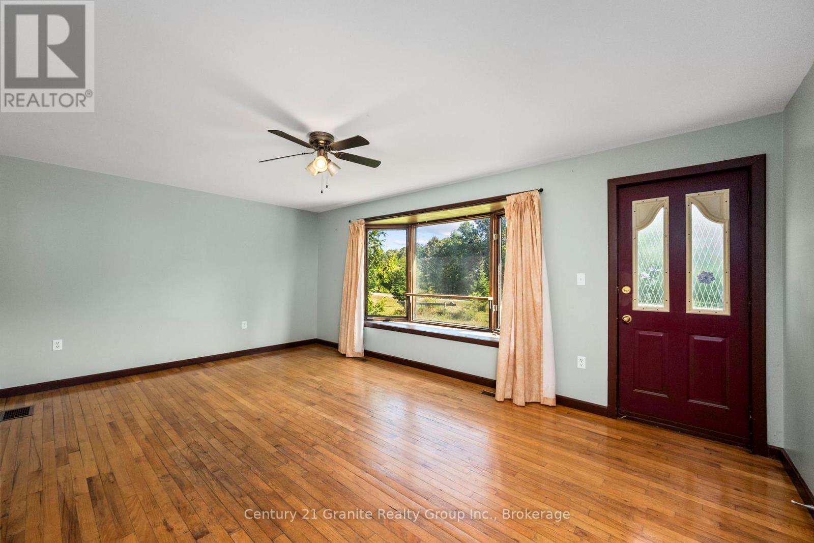 10 Hillside Road, Hastings Highlands, Ontario  K0L 1C0 - Photo 9 - X12317580