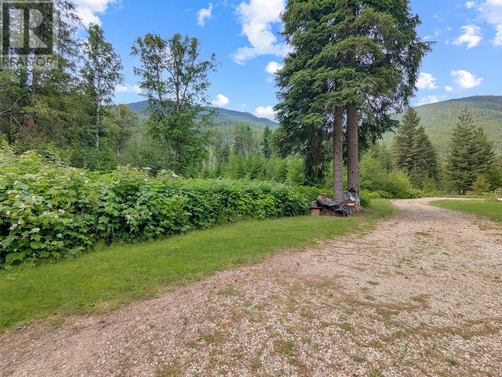 217 Island View Road, Summit Lake, British Columbia  V0G 2S0 - Photo 11 - 10357444