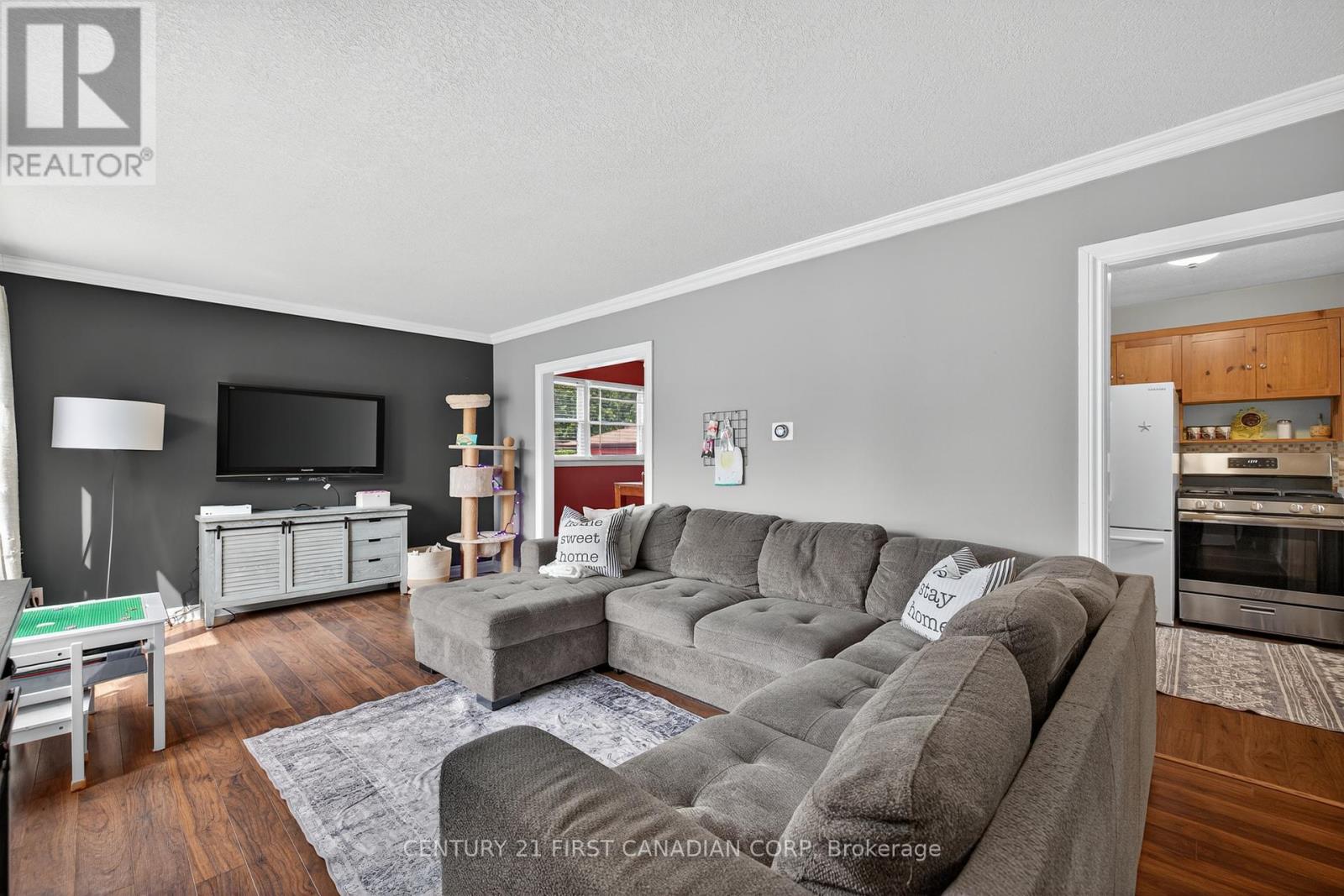 204 Burnside Drive, London East, Ontario  N5V 1B7 - Photo 2 - X12317660