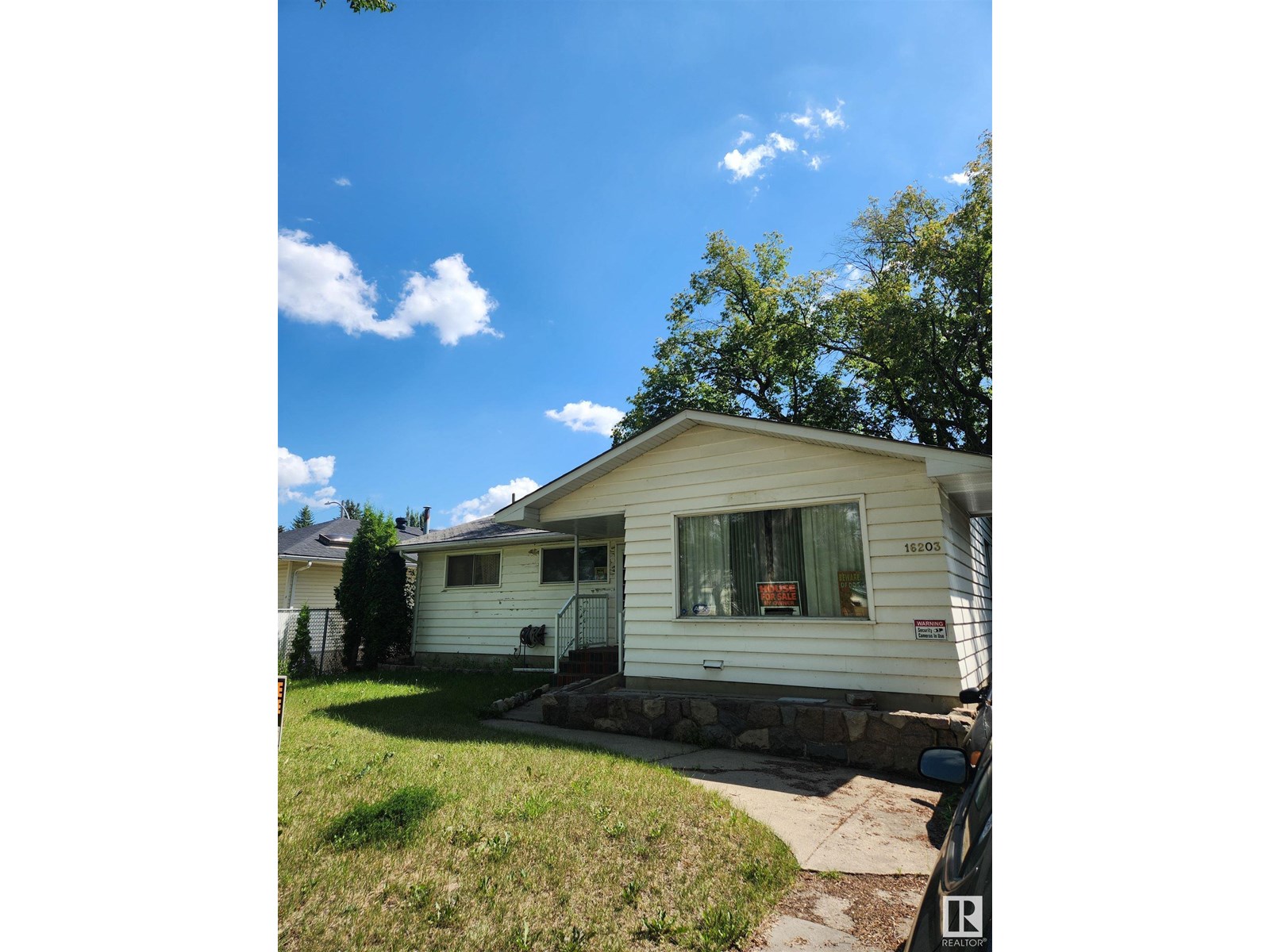 Property at 16203 88 AV NW image 2