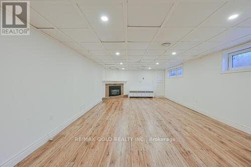 1534 Randor Drive, Mississauga, Ontario  L5J 3C7 - Photo 9 - W12253191