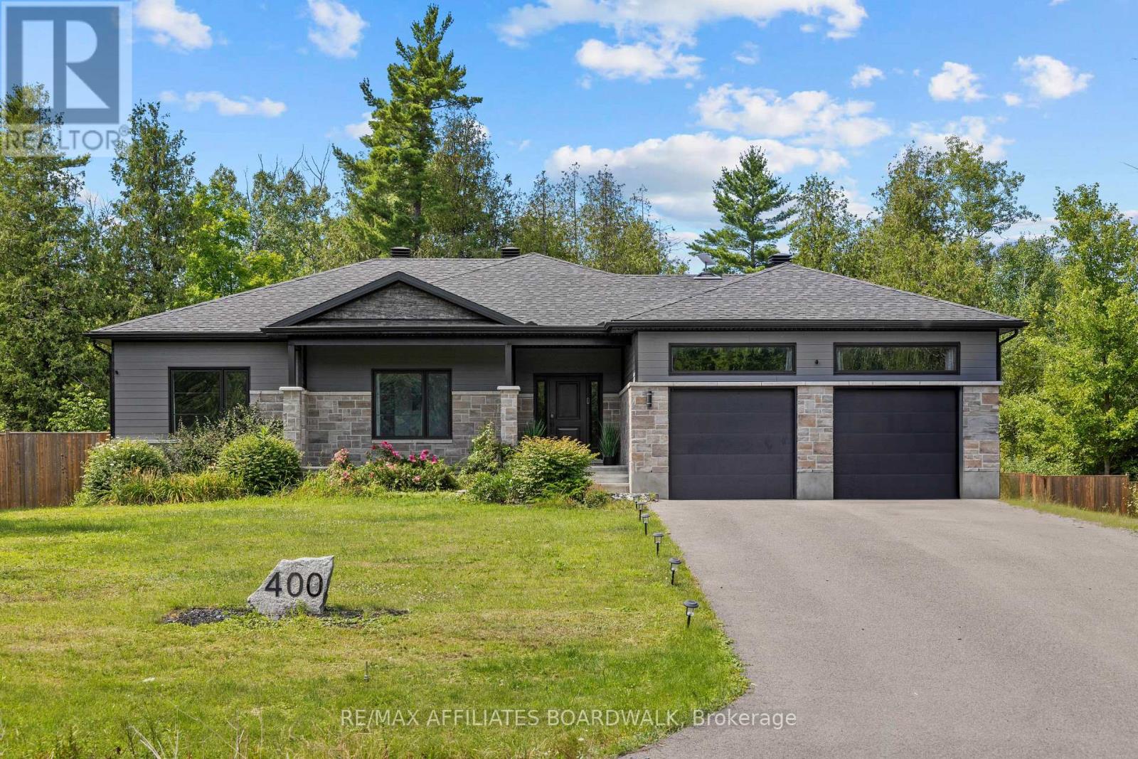 Property at 400 CINNAMON CRESCENT image 1