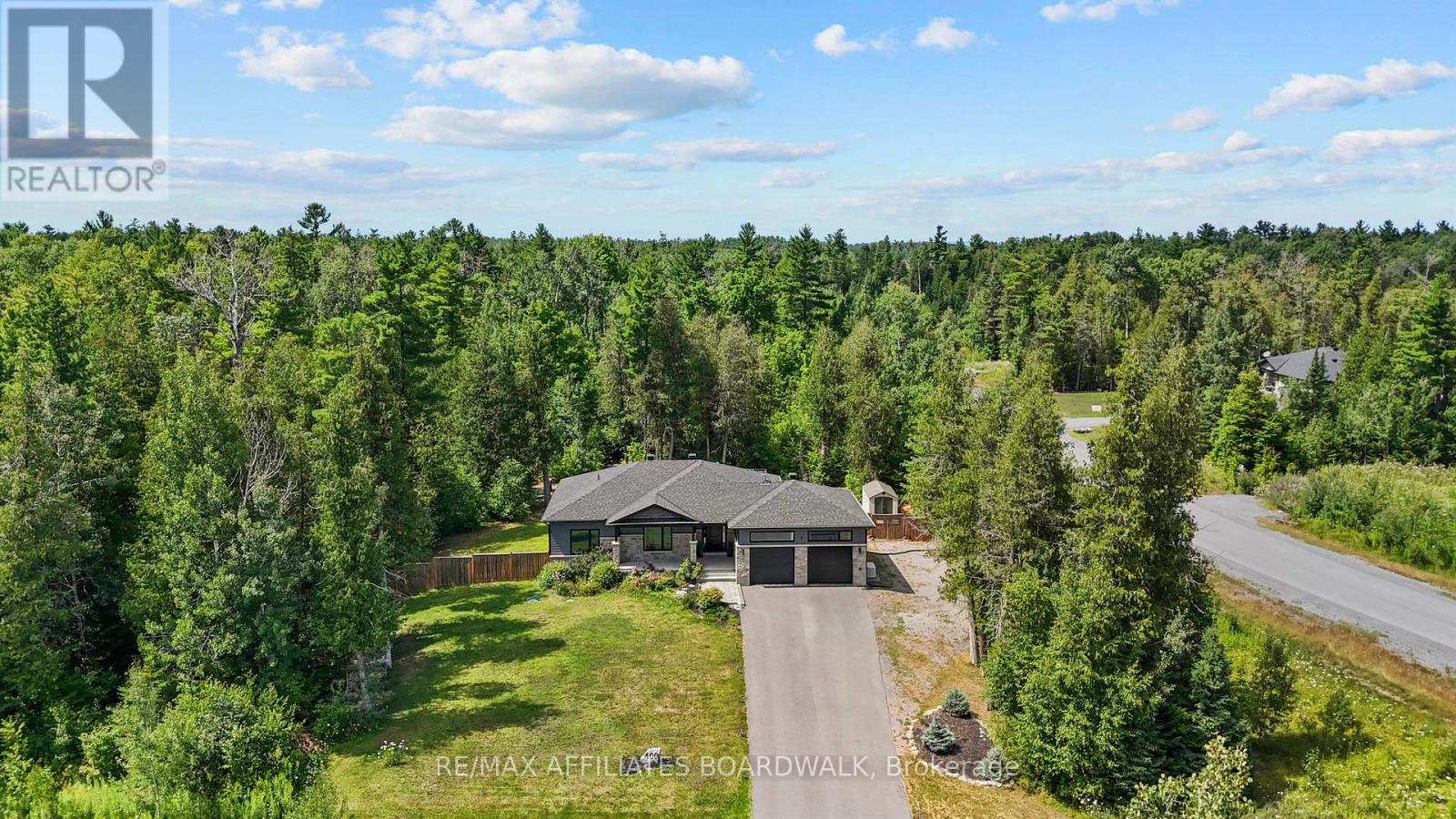 400 Cinnamon Crescent, Ottawa, Ontario  K0A 2H0 - Photo 50 - X12317728