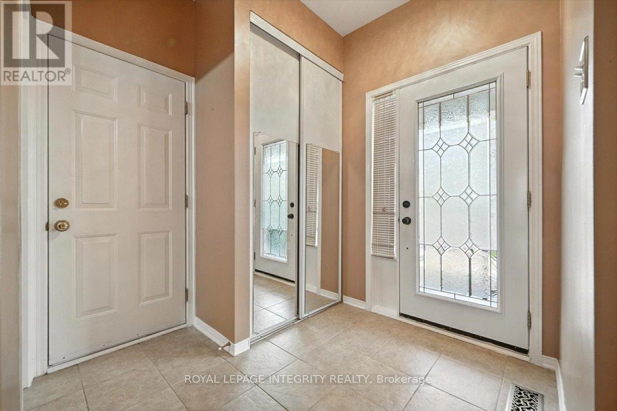 Property at 636 AQUAVIEW DRIVE image 4