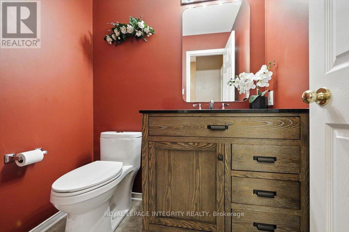Property at 636 AQUAVIEW DRIVE image 5