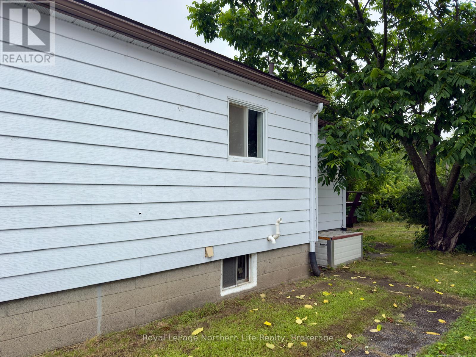 Property at 638 SECOND AVENUE E image 3