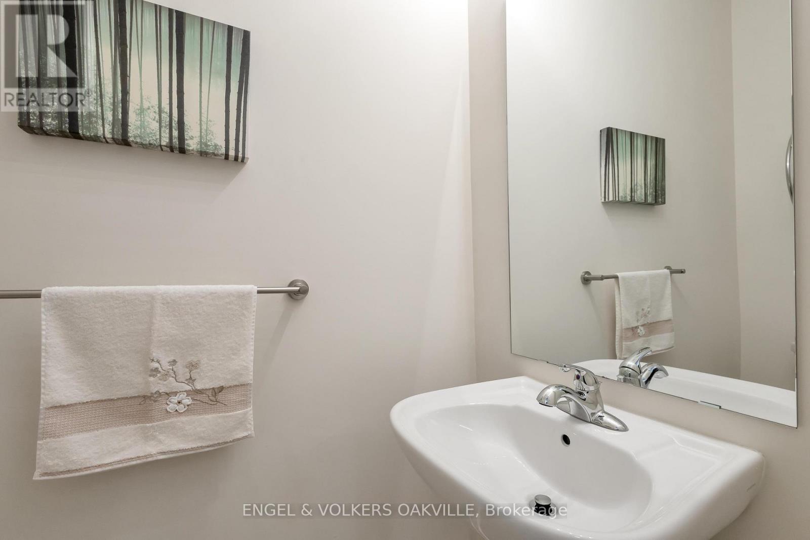 64 Batiste Trail, Halton Hills, Ontario  L7G 0H2 - Photo 19 - W12317566