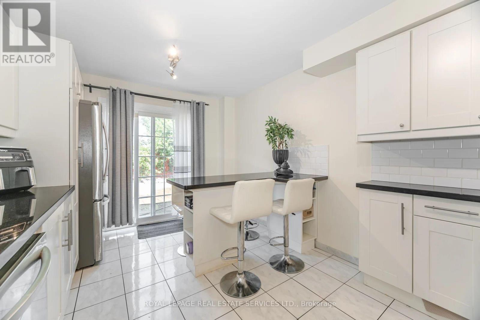 3245 Aubrey Road, Mississauga, Ontario  L5L 5C8 - Photo 16 - W12317603