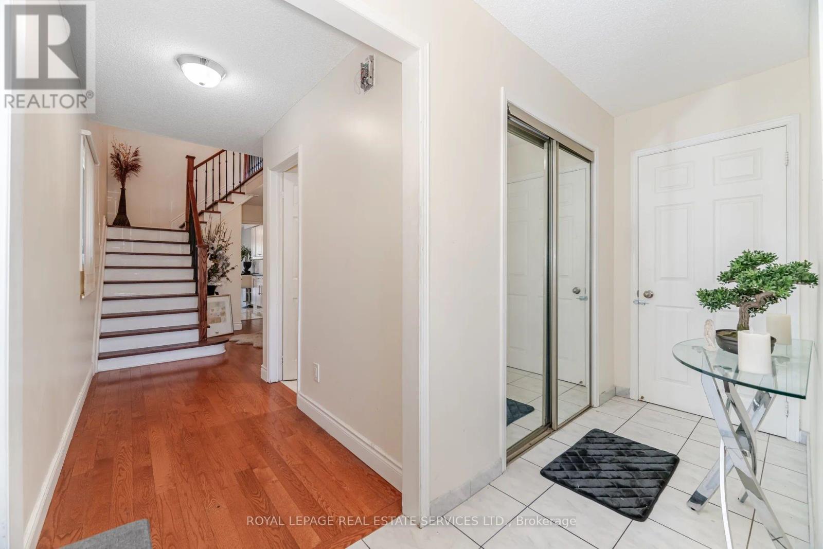3245 Aubrey Road, Mississauga, Ontario  L5L 5C8 - Photo 6 - W12317603