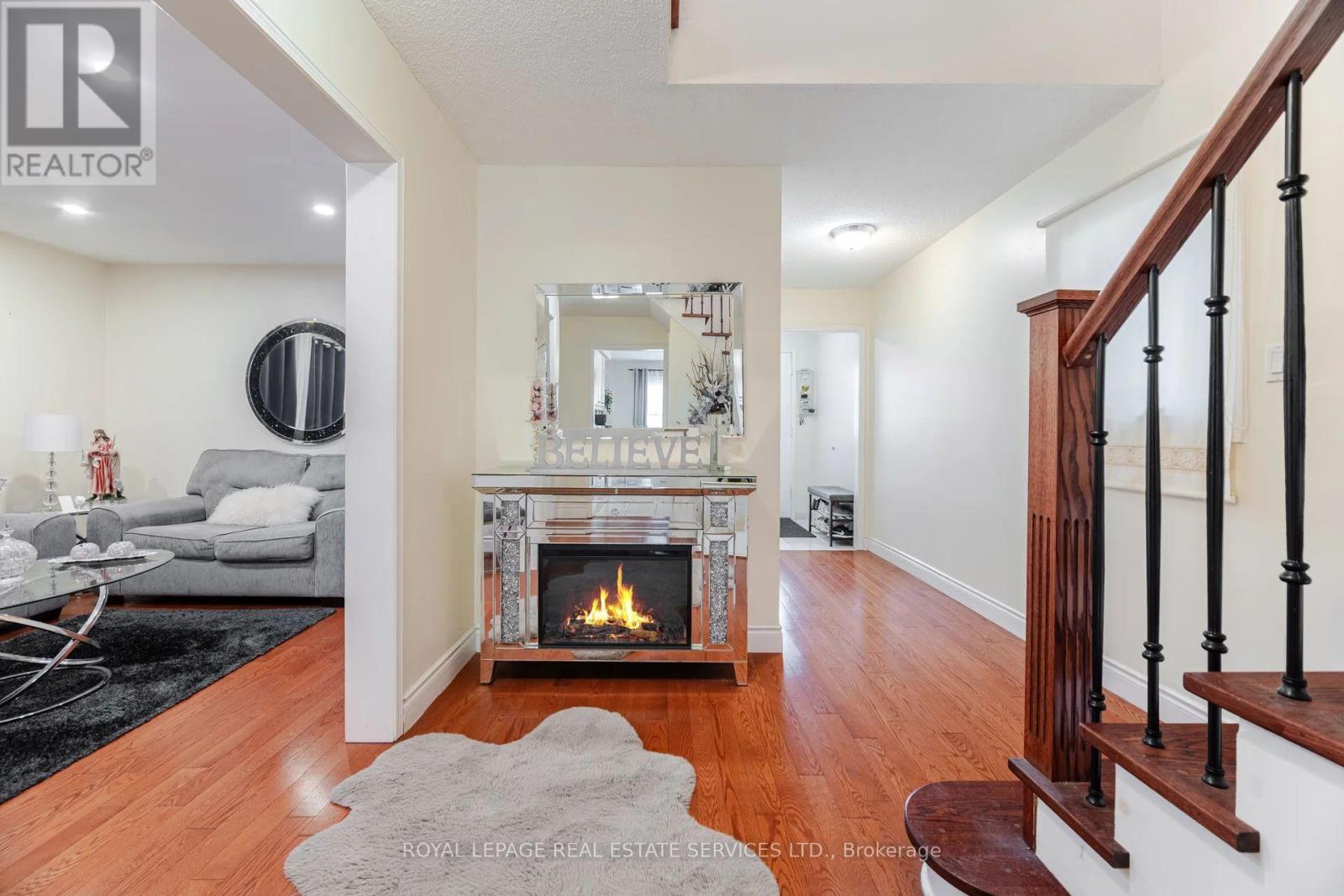 3245 Aubrey Road, Mississauga, Ontario  L5L 5C8 - Photo 7 - W12317603