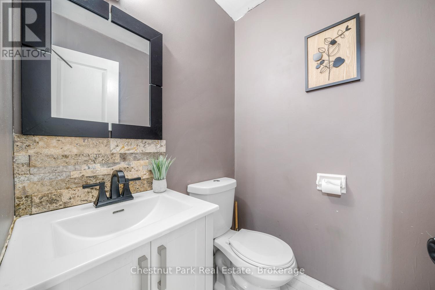50 Stewart Avenue, New Tecumseth, Ontario  L9R 1C2 - Photo 6 - N12317684