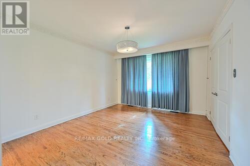 1534 Randor Drive, Mississauga, Ontario  L5J 3C7 - Photo 16 - W12253191