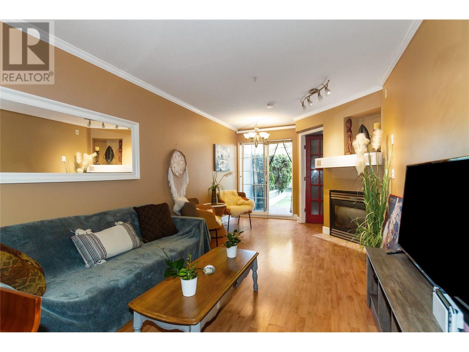210 1989 Dunbar Street, Vancouver, British Columbia  V6R 4R5 - Photo 5 - R3031272