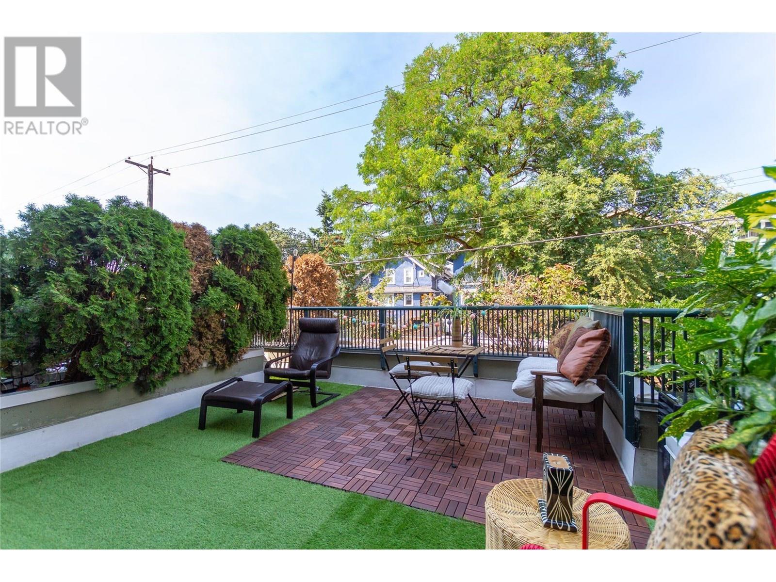 210 1989 Dunbar Street, Vancouver, British Columbia  V6R 4R5 - Photo 18 - R3031272