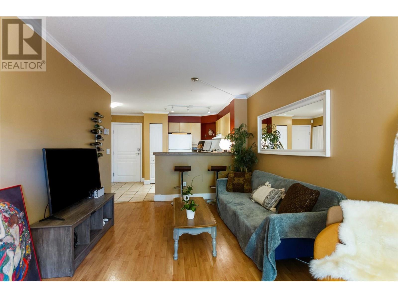 210 1989 Dunbar Street, Vancouver, British Columbia  V6R 4R5 - Photo 8 - R3031272