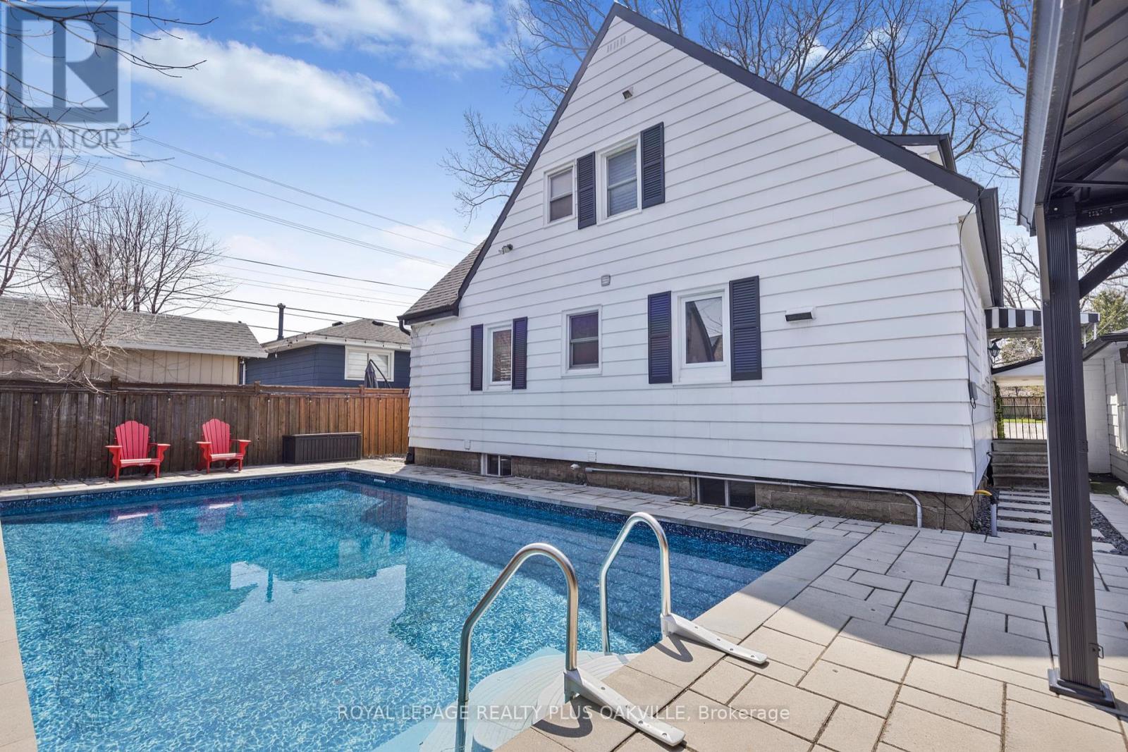 2 Westcliffe Avenue, Hamilton, Ontario  L9C 1K2 - Photo 10 - X12317568