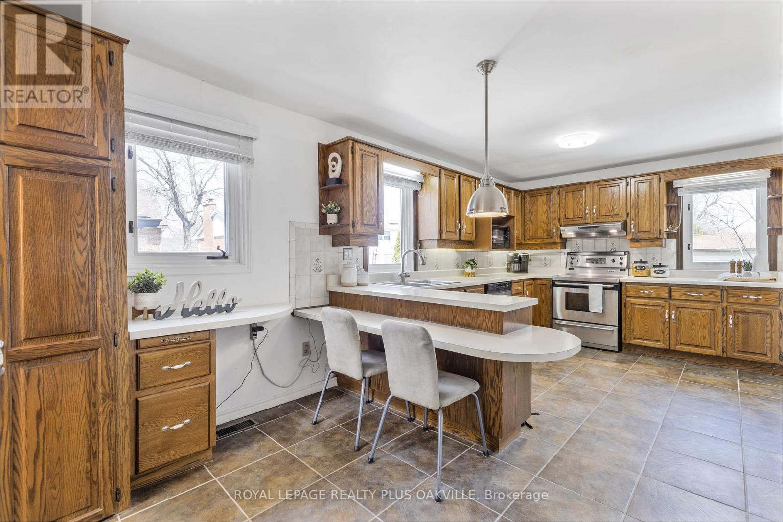 2 Westcliffe Avenue, Hamilton, Ontario  L9C 1K2 - Photo 22 - X12317568