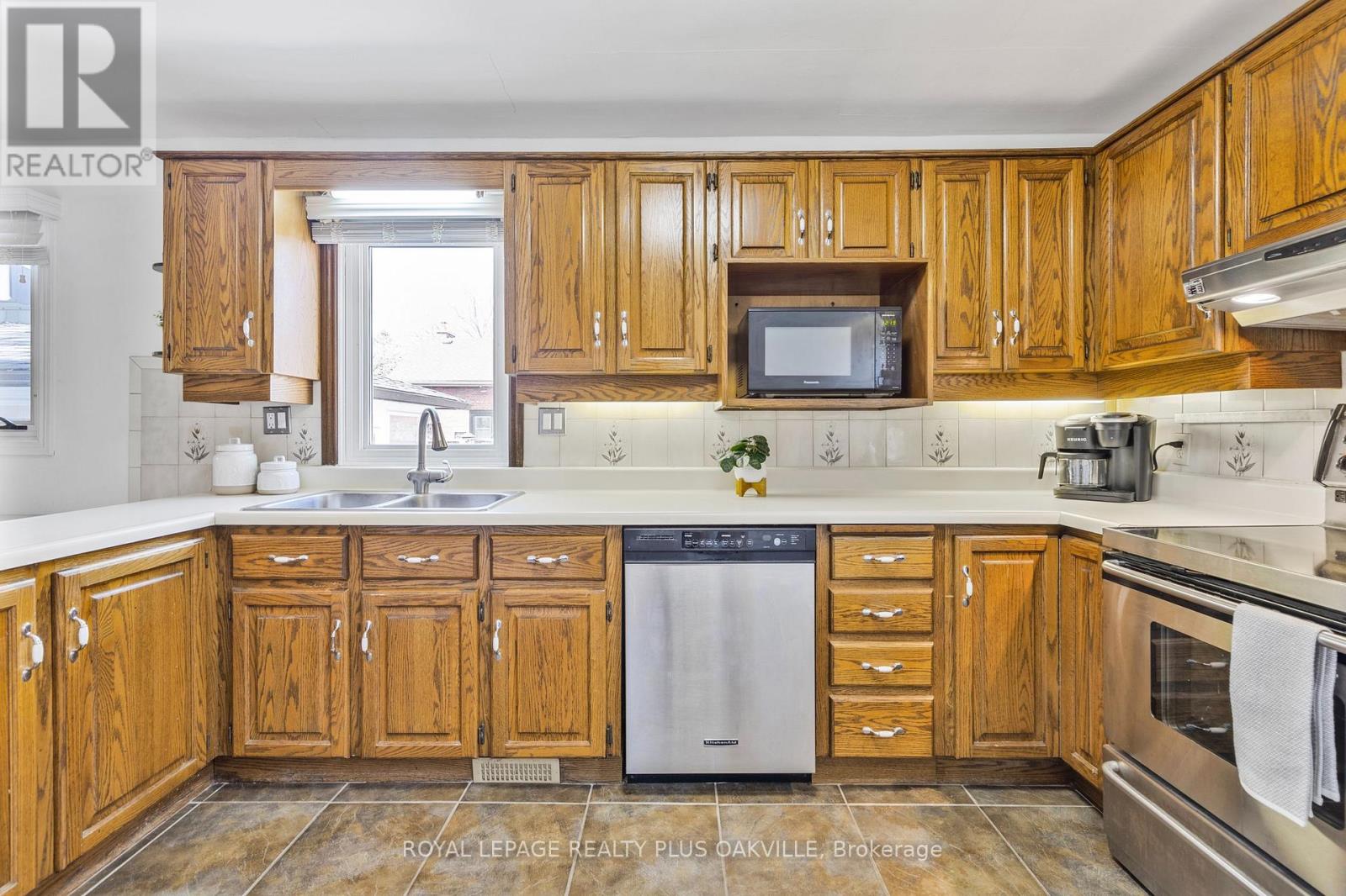 2 Westcliffe Avenue, Hamilton, Ontario  L9C 1K2 - Photo 25 - X12317568