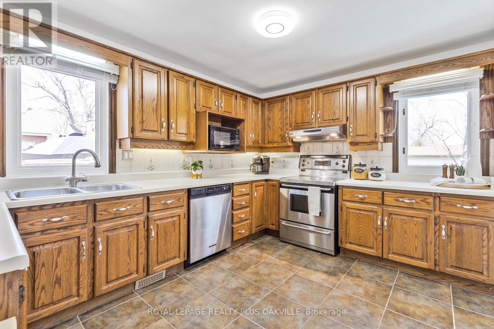2 Westcliffe Avenue, Hamilton, Ontario  L9C 1K2 - Photo 26 - X12317568