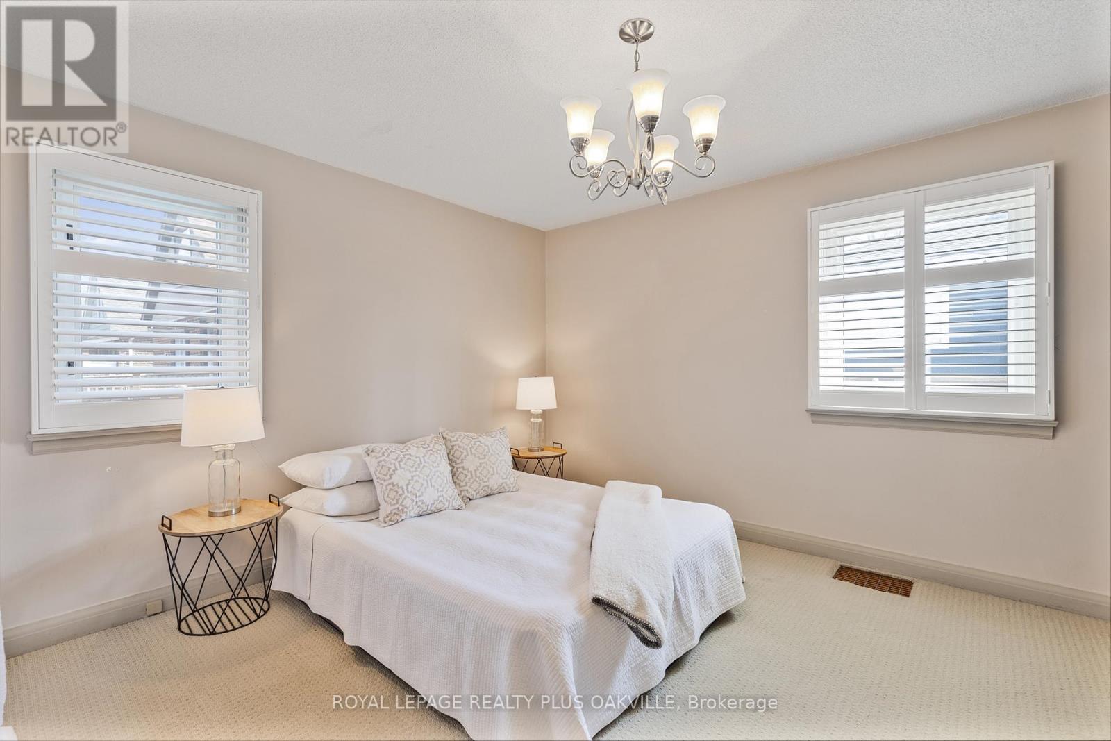 2 Westcliffe Avenue, Hamilton, Ontario  L9C 1K2 - Photo 28 - X12317568