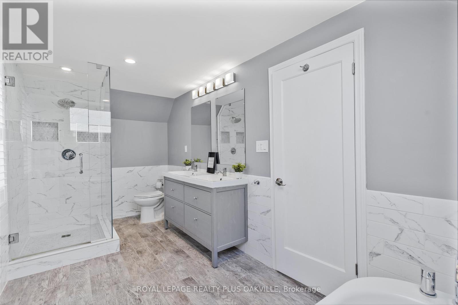 2 Westcliffe Avenue, Hamilton, Ontario  L9C 1K2 - Photo 35 - X12317568