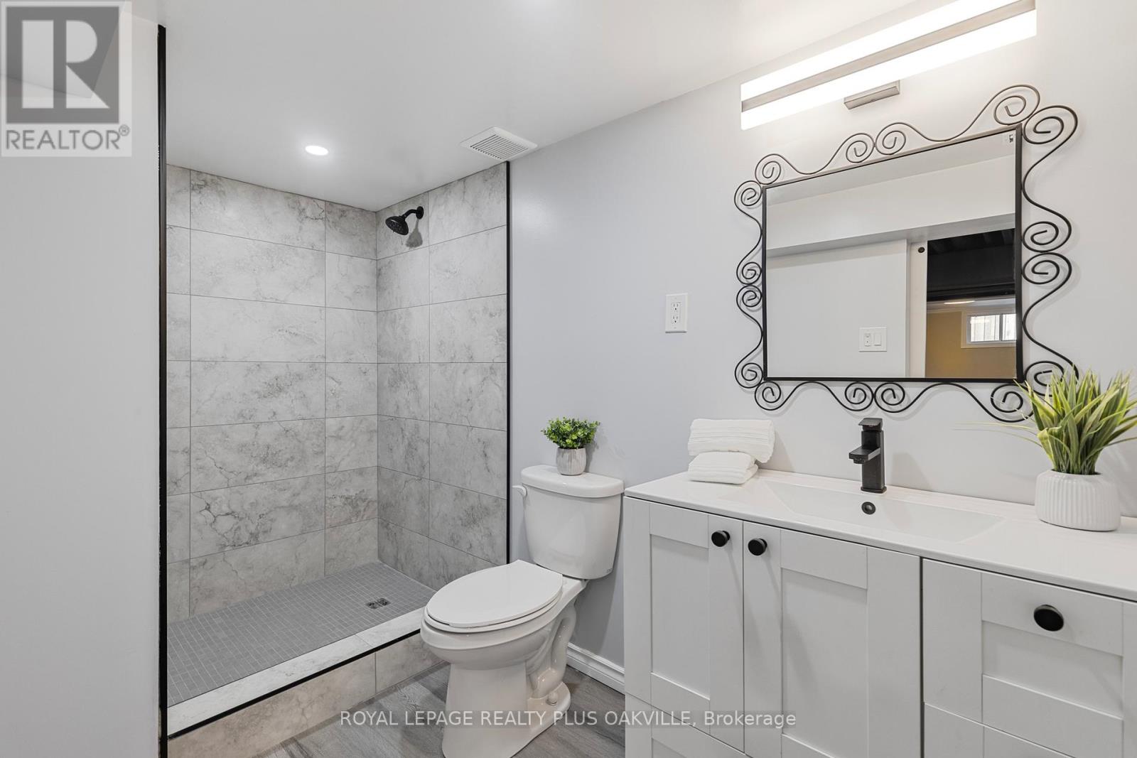 2 Westcliffe Avenue, Hamilton, Ontario  L9C 1K2 - Photo 41 - X12317568