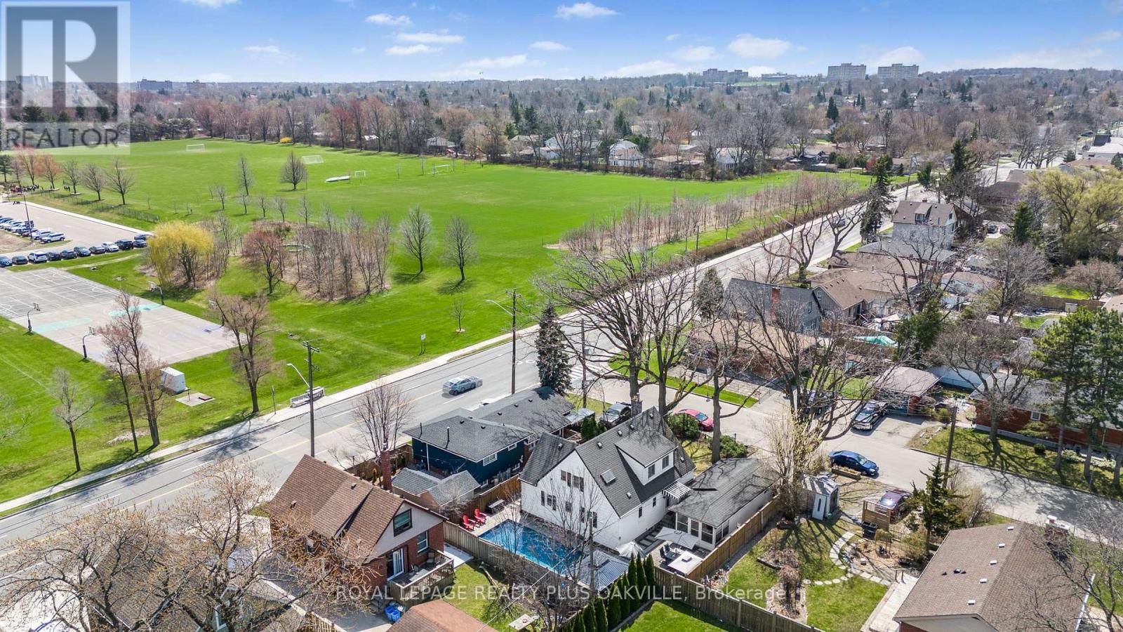 2 Westcliffe Avenue, Hamilton, Ontario  L9C 1K2 - Photo 46 - X12317568