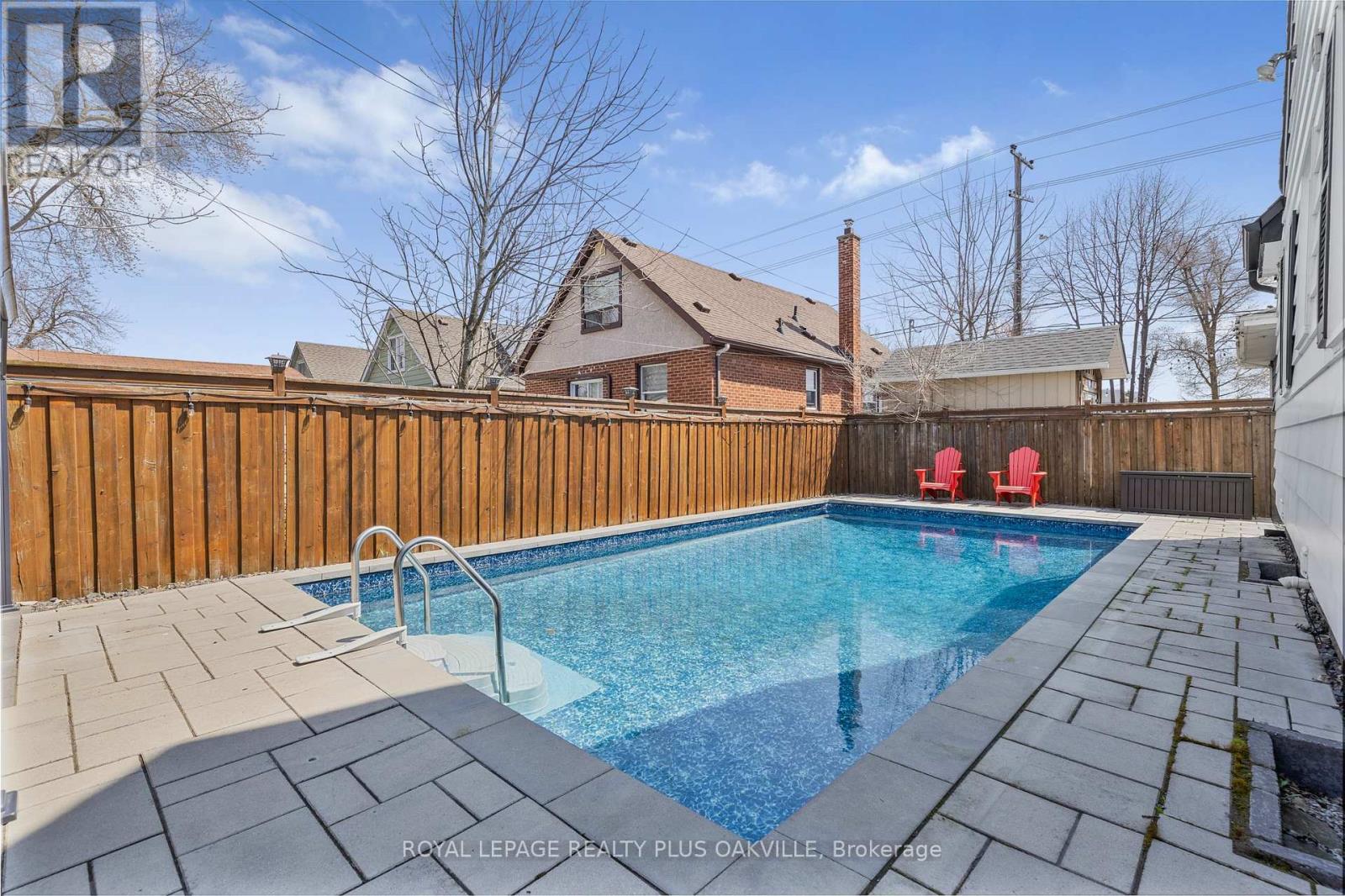 2 Westcliffe Avenue, Hamilton, Ontario  L9C 1K2 - Photo 7 - X12317568