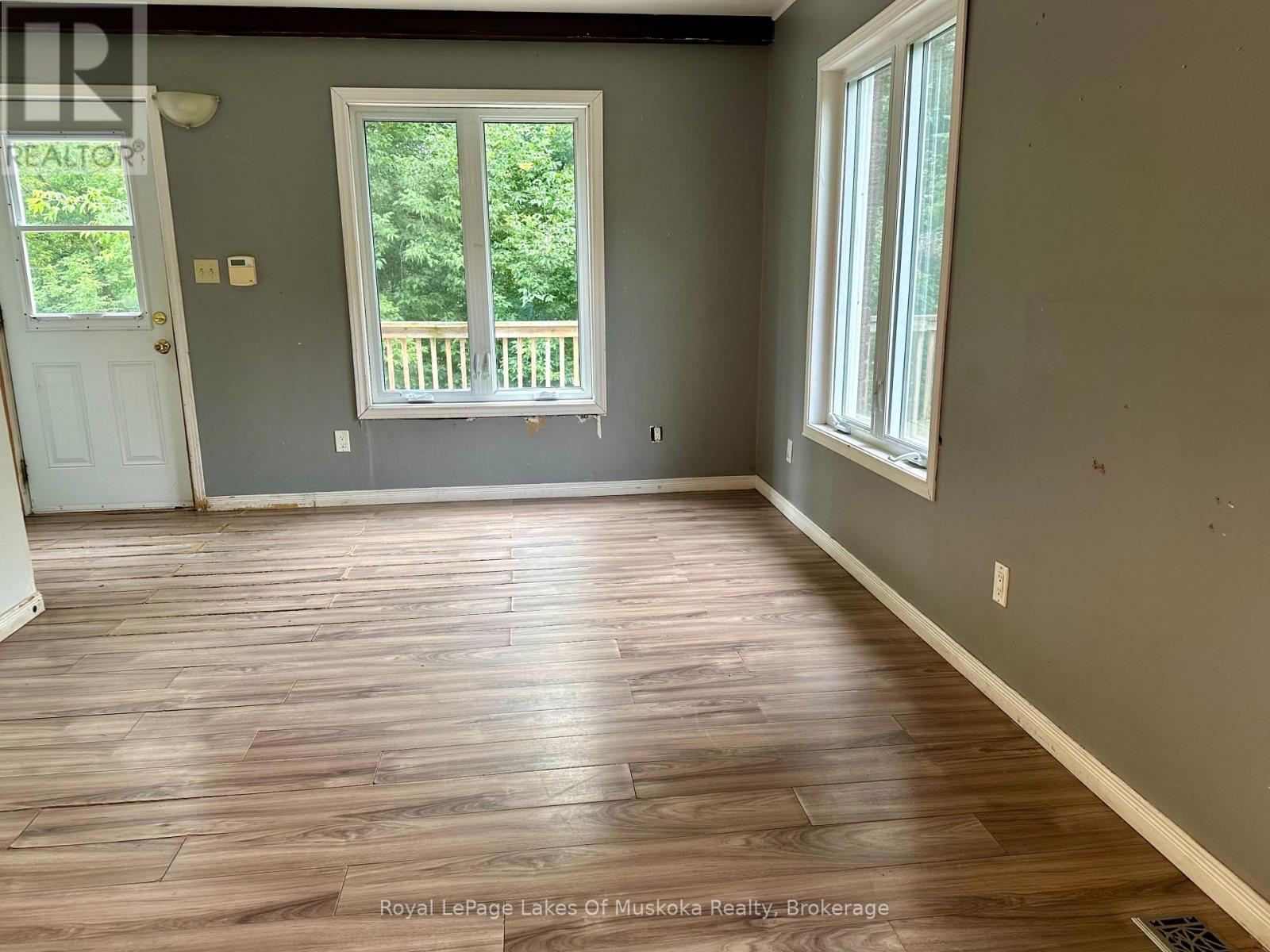 111 Ontario Street, Burk's Falls, Ontario  P0A 1C0 - Photo 6 - X12317626