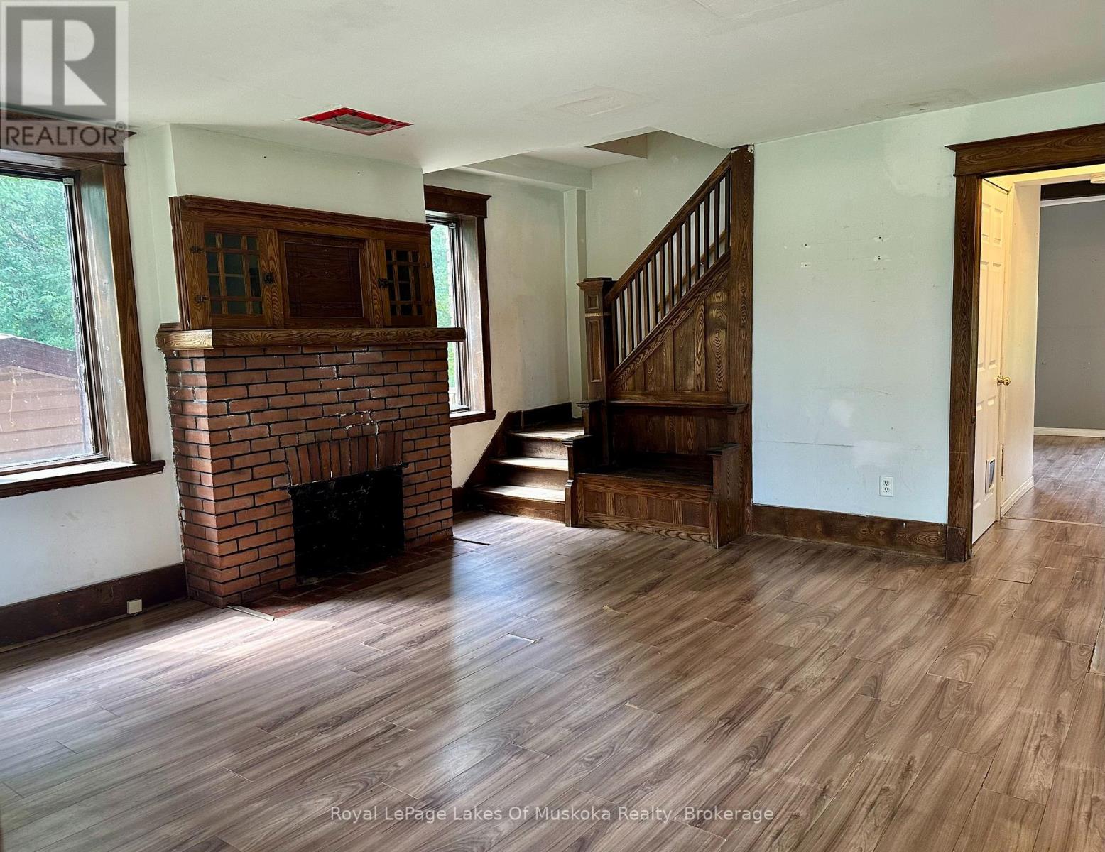 111 Ontario Street, Burk's Falls, Ontario  P0A 1C0 - Photo 9 - X12317626