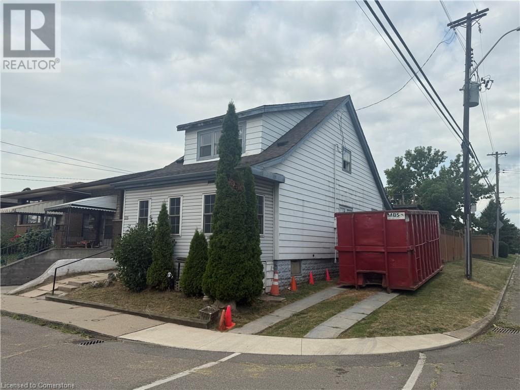 Property at 325 WEIR Street N image 2
