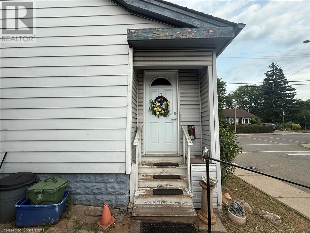 Property at 325 WEIR Street N image 5