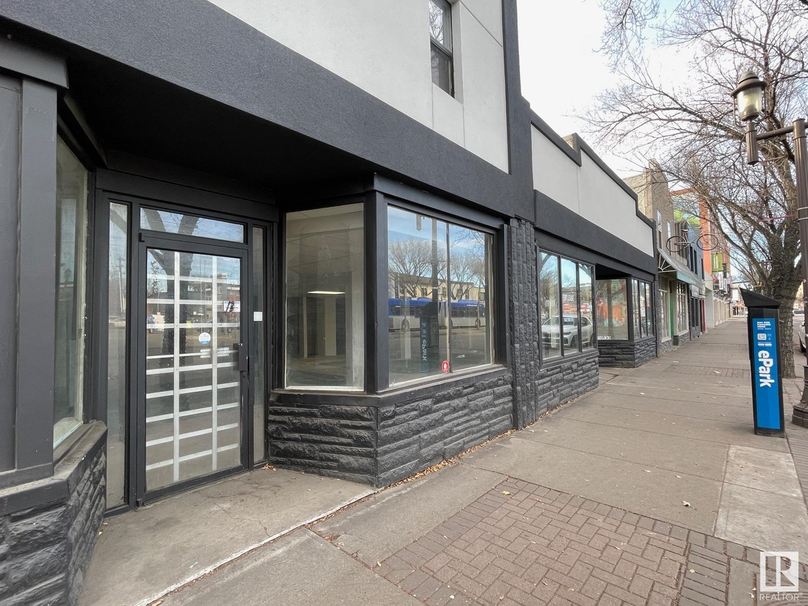 10133 82 Av Nw Nw, Edmonton, Alberta  T6E 1Z5 - Photo 2 - E4450565