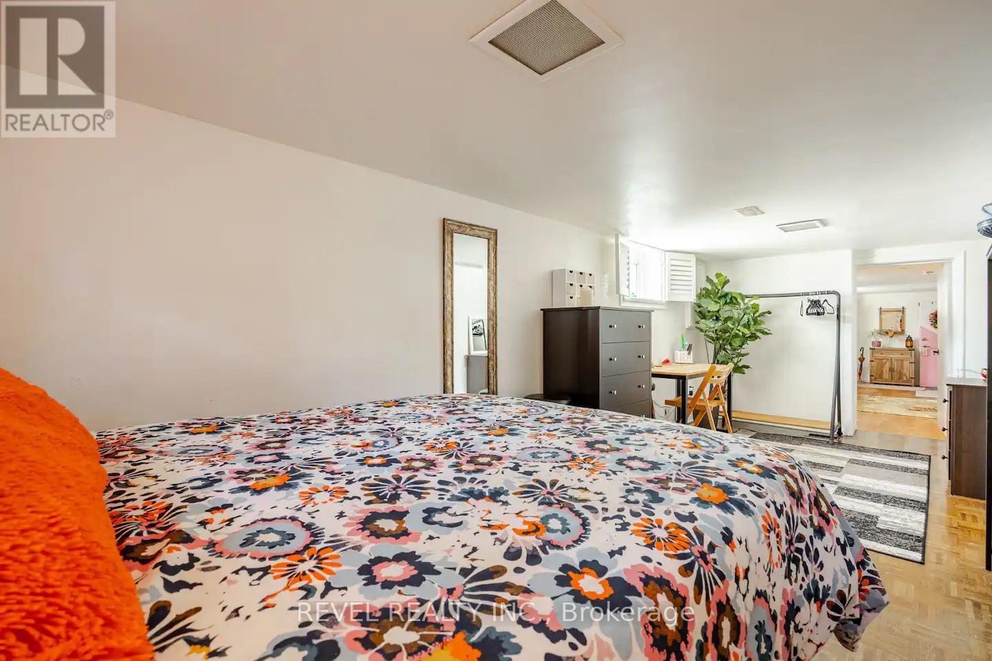 Bsmt - 16a Denison Avenue, Toronto, Ontario  M5T 2M5 - Photo 10 - C12317727