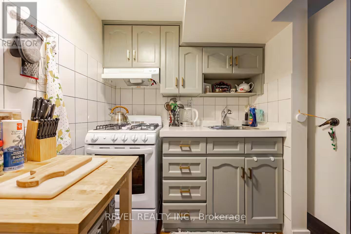 Bsmt - 16a Denison Avenue, Toronto, Ontario  M5T 2M5 - Photo 17 - C12317727