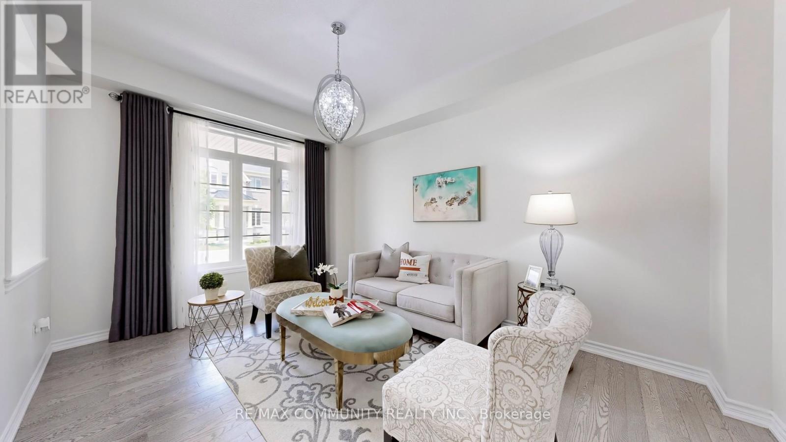 Property at 11 CLUTTERBUCK LANE NE image 3