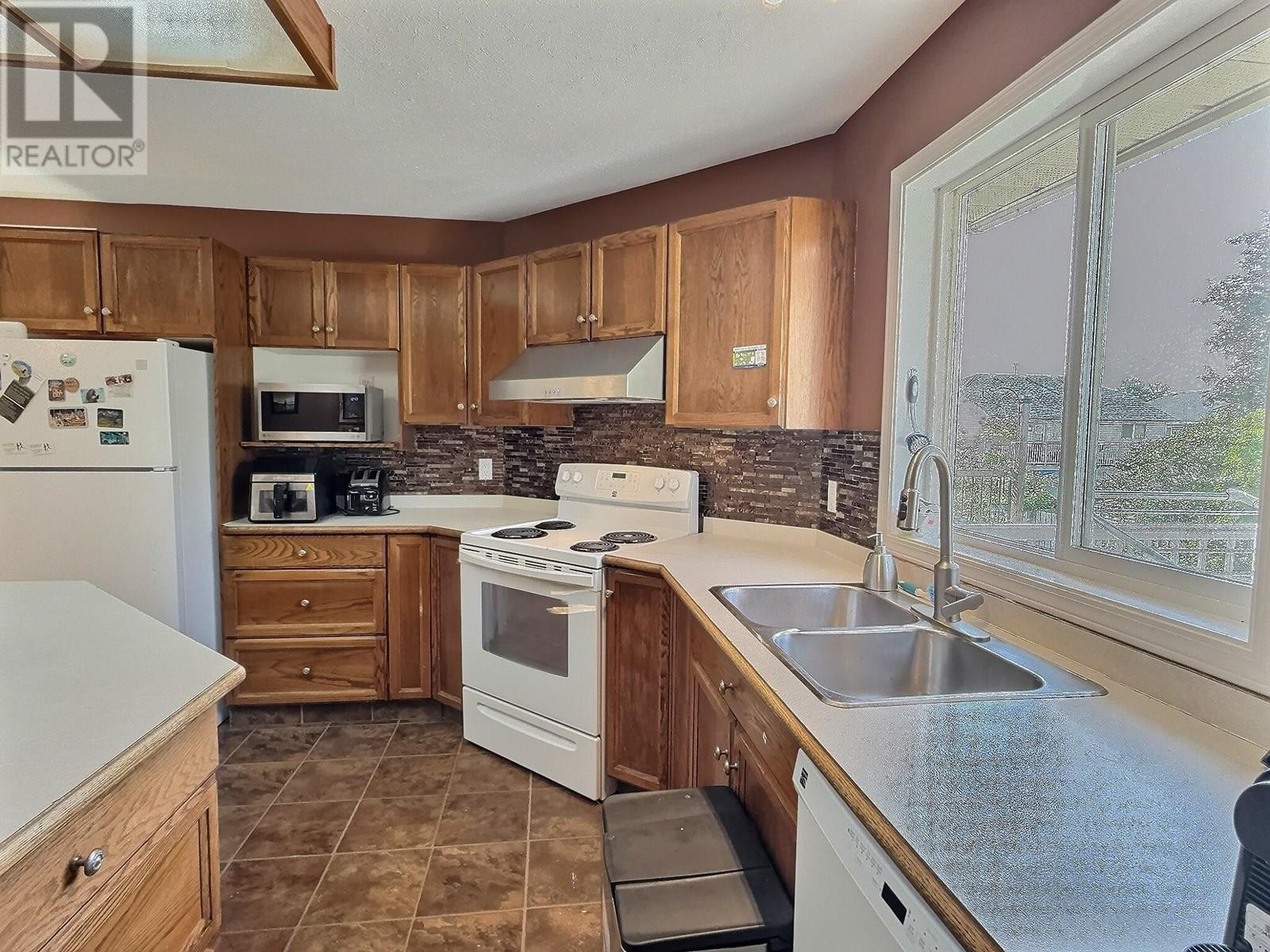 Property at 2469 PARTRIDGE Drive image 5
