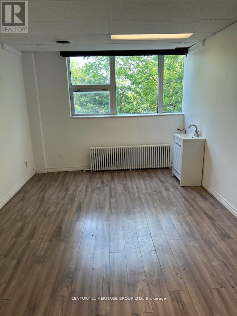 202 - 10255 Yonge Street, Richmond Hill, Ontario  L4C 3B2 - Photo 5 - N12317703