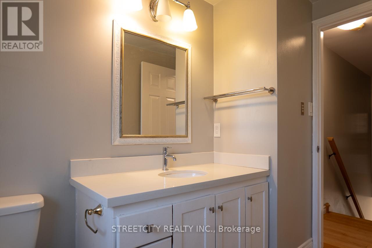 814 Grenfell Drive, London North, Ontario  N5X 2C8 - Photo 28 - X12317770