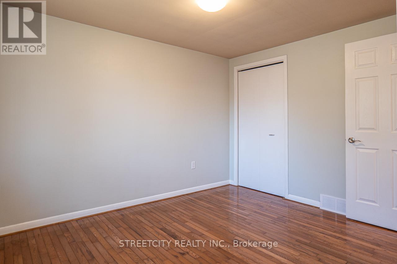 814 Grenfell Drive, London North, Ontario  N5X 2C8 - Photo 31 - X12317770