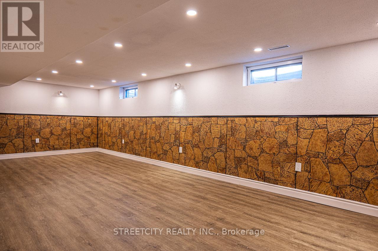 814 Grenfell Drive, London North, Ontario  N5X 2C8 - Photo 35 - X12317770