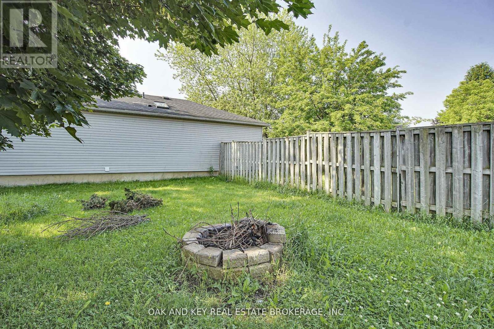 Property at 330 FLEMING DRIVE image 4