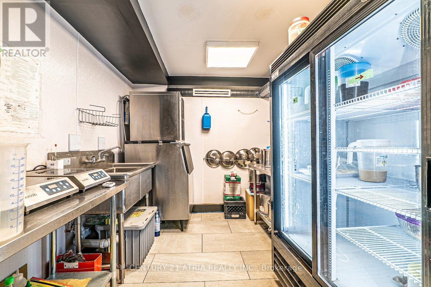 83 Lakeshore Road, Mississauga, Ontario  L5G 1C9 - Photo 24 - W12317713