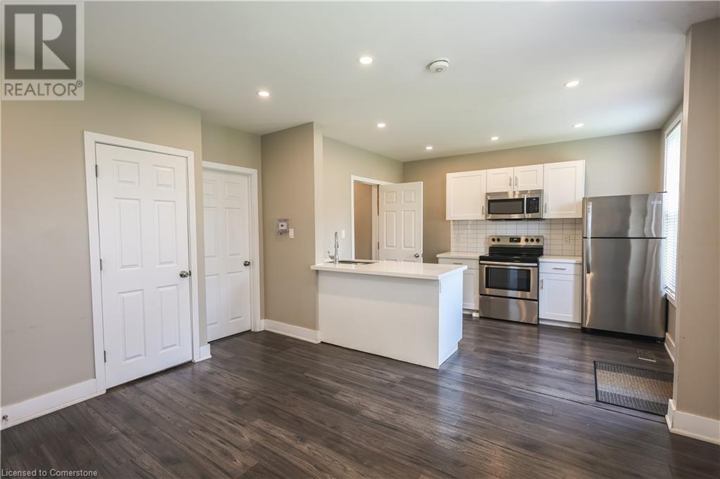 Property at 29 ASHLEY Street image 4