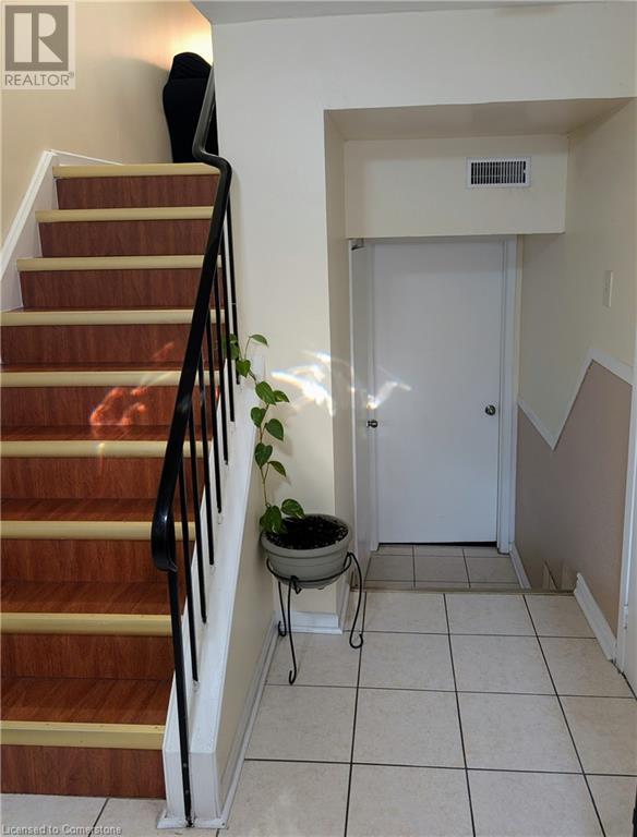 Property at 8 AMY Lane Unit# 39 image 3