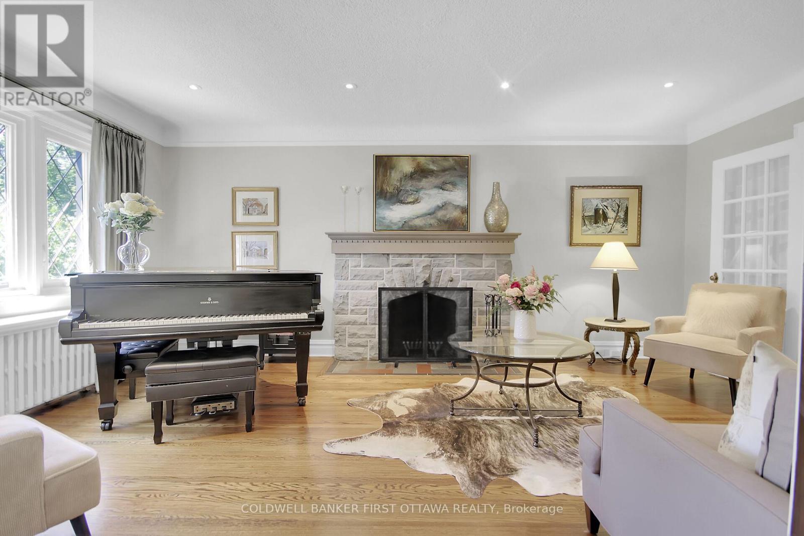 Property at 381 HURON AVENUE S image 5